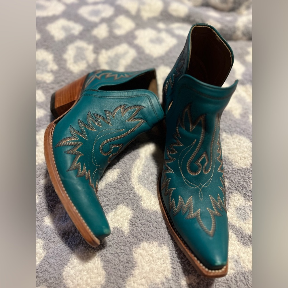 Ariat Dixon ankle boots!